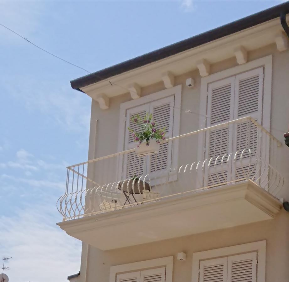Il Piccolo Giglio Bed and Breakfast Porto SantʼElpidio Eksteriør billede